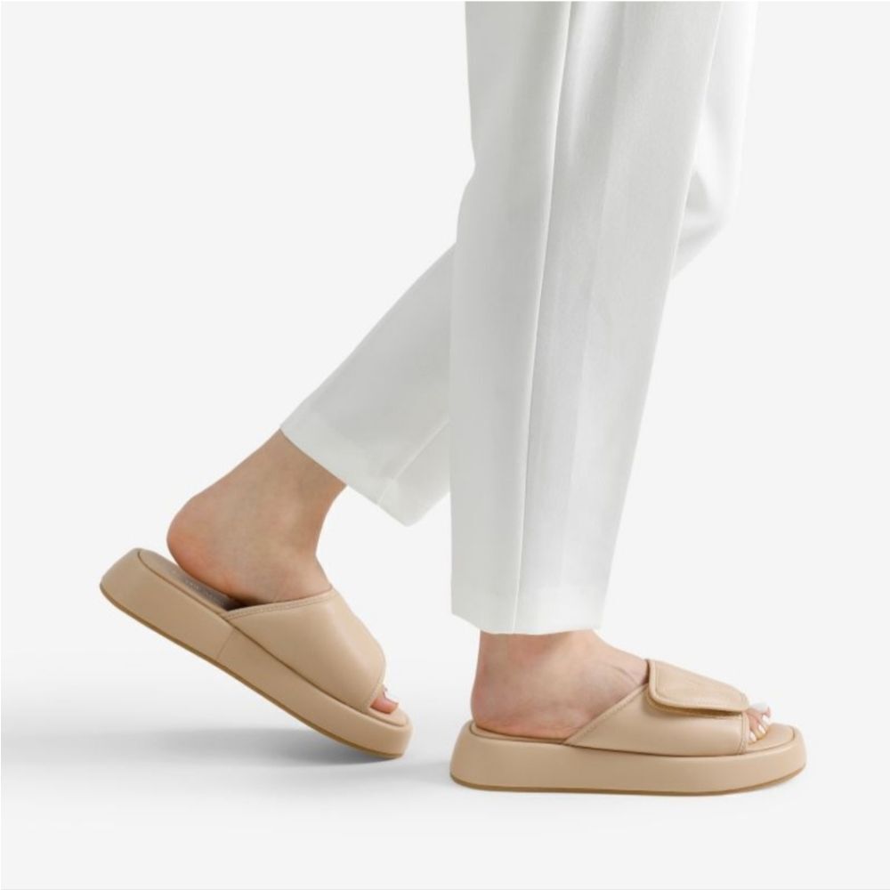 Women's beige open toe faux leather cushioned platform slip on sliders sz 9